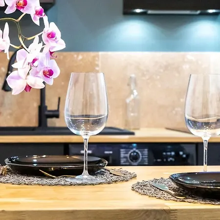 Le Cinq : Chic&cosy, Jardin Privatif Apartment Vesoul